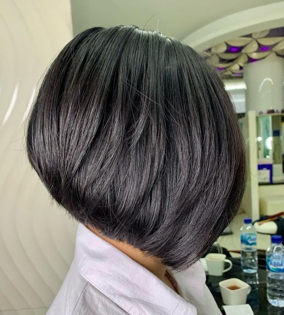 angled bob haircuts graduated bob haircut