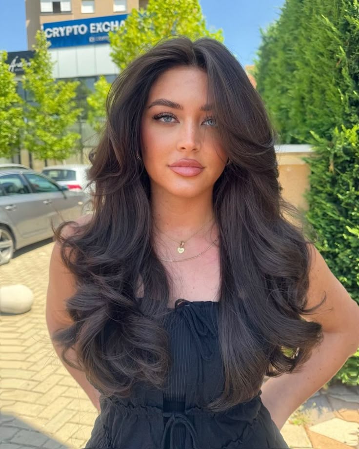 dark hair 